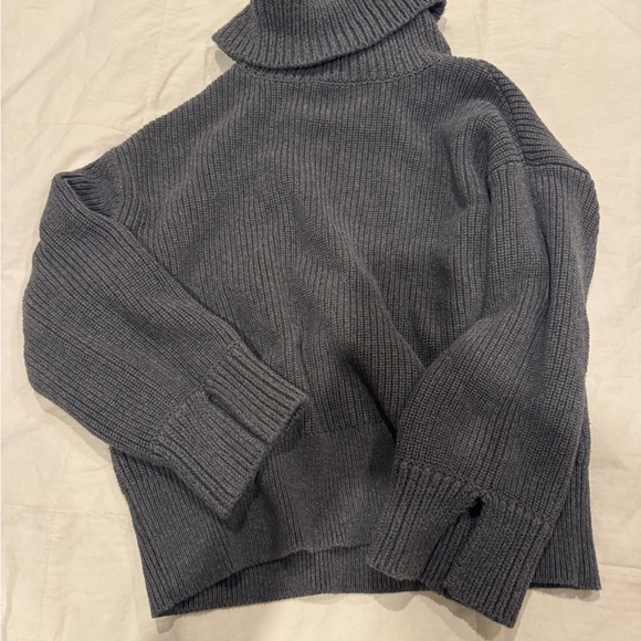 Sweater - Picture 2 of 3